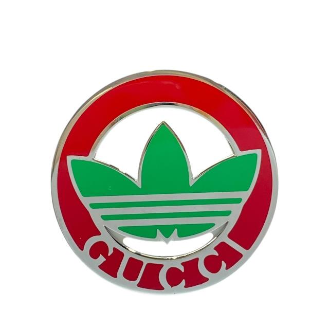 最終！新品未使用　グッチアディダス　ピンブローチ GUCCI 【未使用】GUCCI グッチ adidas アディダス コラボ ピンバッジ