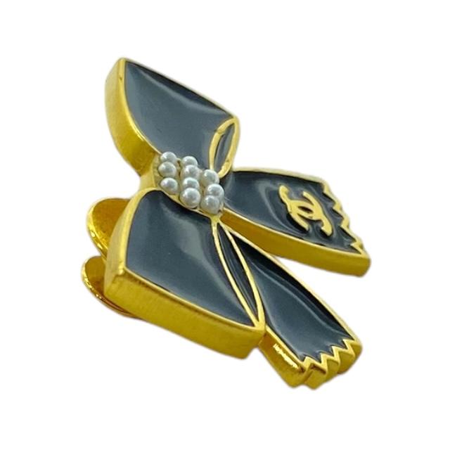 美品 シャネルCHANEL ブローチ リボン 02A. CHANEL シャネル ブローチ ピンブローチ アクセサリー 小物
