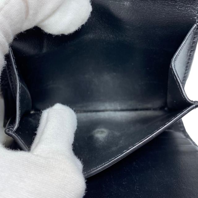 セリーヌ 三つ折り 財布 ブラック 10B573BEL.38NO コンパクト レザー 中古 W-1N-4169 CELINE ホック 黒 ミニ トライフォールド ウォレット コンパクト レディース メンズ 定番 人気 シンプル 本革 中古 セリーヌ 三つ折り財布 三折財布 レディース ブランド CELINE