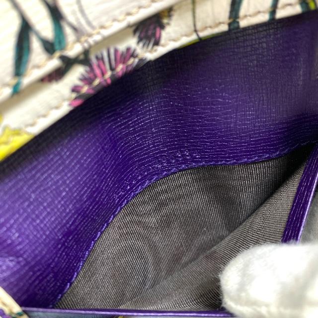 GUCCI ホワイトレザー 名刺入れ 日本限定 ダブルG カードケース（名刺入れ） ・ブラック レザー