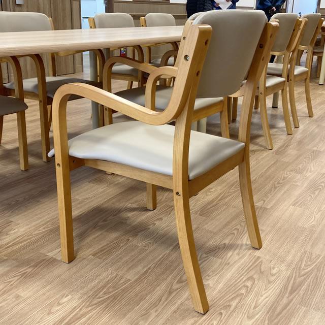 完成品・耐アルコール 介護施設用チェア 介護用 木製ダイニングチェア