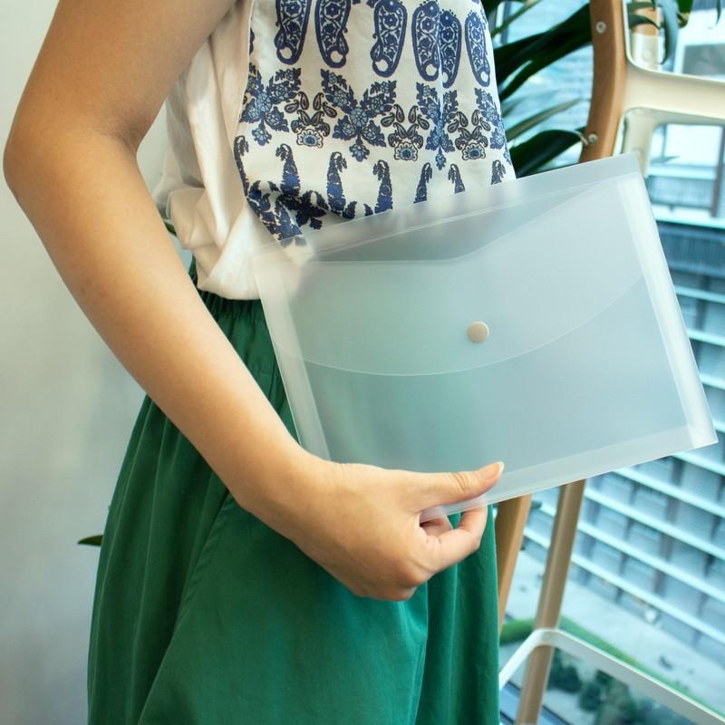 プラス (PLUS) ポケット付エンベロープ （マチ付ファイルバッグ）A5ヨコ クリア 10枚入 FL-141CH 88-579*10 | PLUS | 04