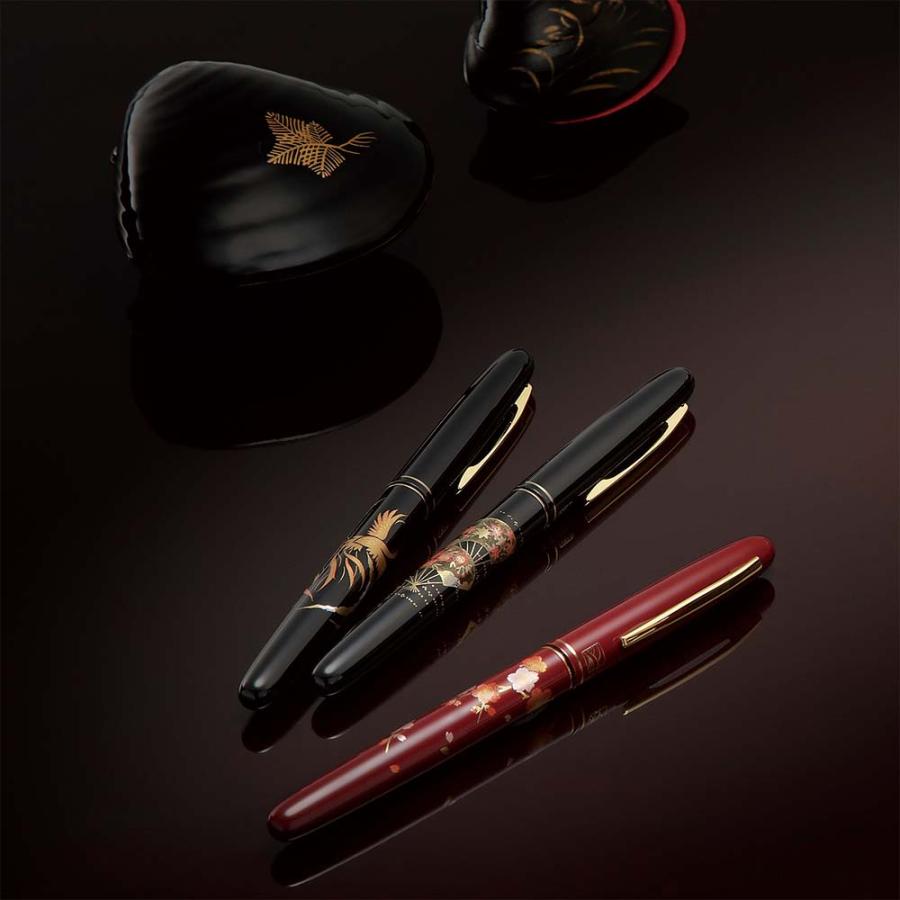 くれ竹万年毛筆 蒔絵物語 含綬鳥 黒 | 呉竹 | 01