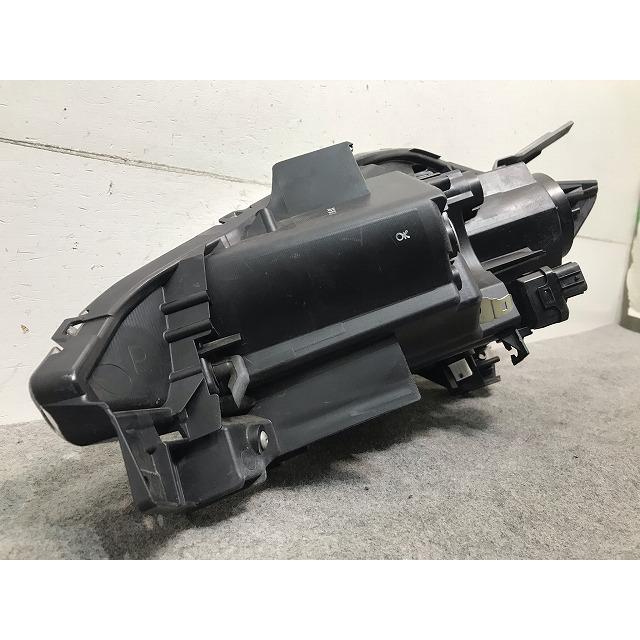 プレマシー CREW/CR3W 純正 後期 右ヘッドライト/ランプ キセノン HID