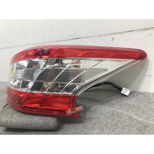 シルフィ TB17/B17 純正 右テールランプ/ライト/レンズ LED STANLEY