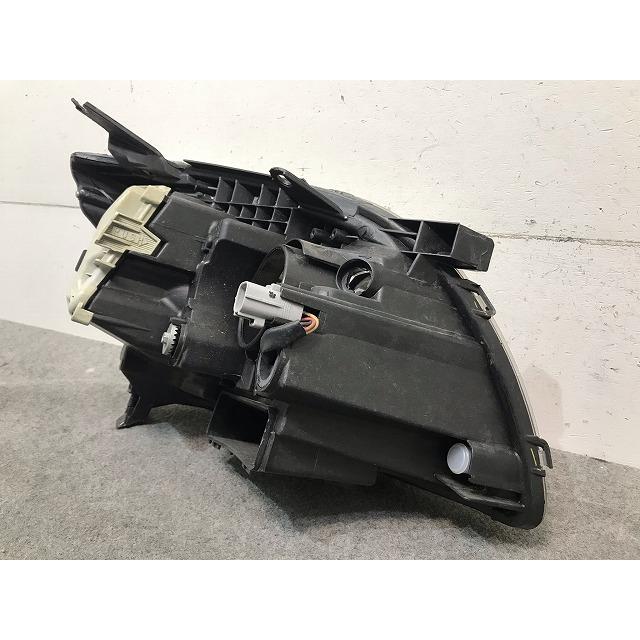 トヨタ アベンシス AZT250/251/255純正HIDヘッドライトKOITO アベンシス/セダン/ワゴン/AZT250/AZT255/AZT251/ 純正 左ヘッドライト