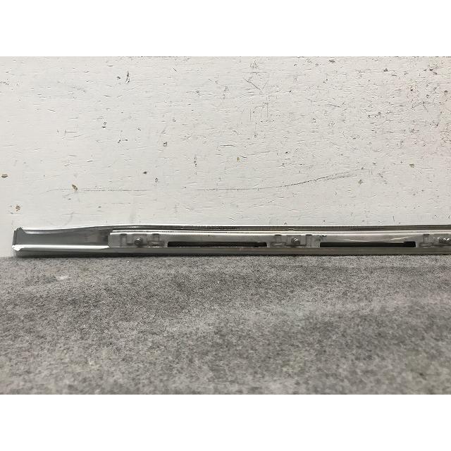 新品! Eクラス/セダン W210 純正 右リアバンパーモール A2108800236