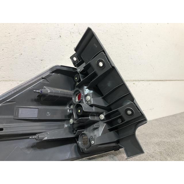 X-TRAIL/エクストレイル T32/NT32/HT32/HNT32 純正 前期 右