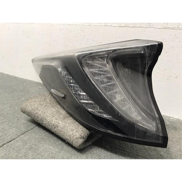 50プリウス52プリウス　プリウスphv GRスポーツ　サイドテールレンズ　右 50プリウス52プリウス プリウスphv GRスポーツ テールレンズ 左