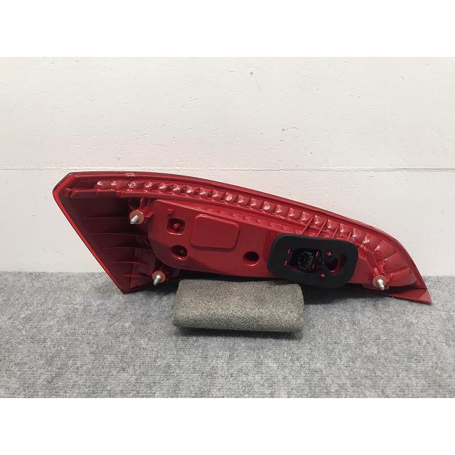 新品!Q5 8R系 純正 前期 右 テールランプ/ライト/レンズ LED 8R0
