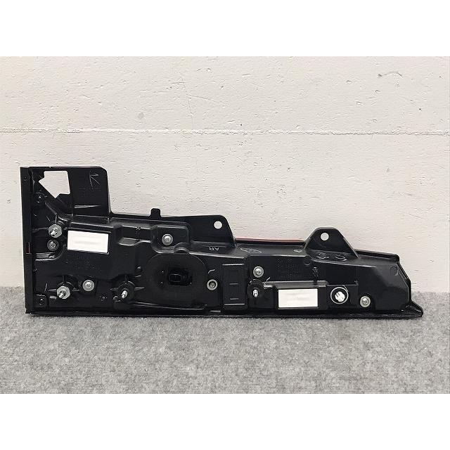 ノア MZRA90W【テールランプ/右R】ライト　81551-V1010 ノア ハイブリッド X G Z SG SZ ZWR90W ZWR95W MZRA90W 95W 純正 右