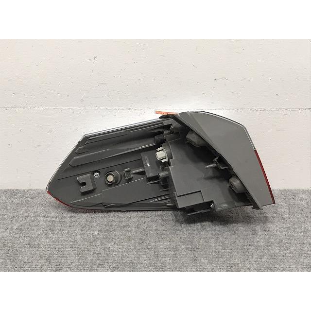 シャトル/シャトルハイブリッド GK8/GK9/GP7/GP8 純正 前期 右 