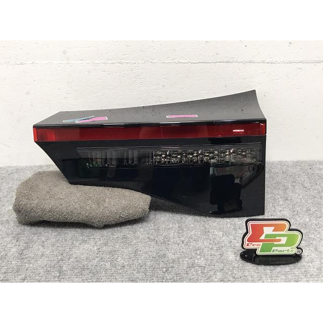 ヤリスクロス/HV MXPB10/MXPB15/MXPJ10/MXPJ15 純正 右テールランプ