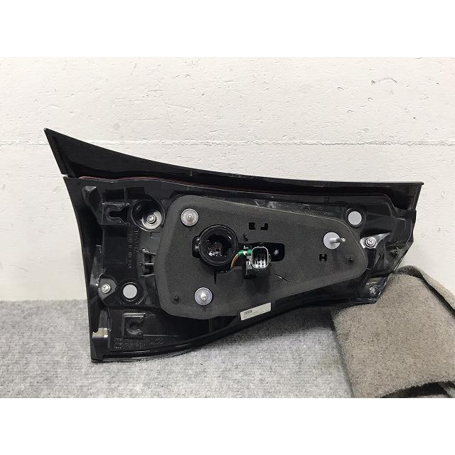 ヤリスクロス/HV MXPB10/MXPB15/MXPJ10/MXPJ15 純正 右テールランプ