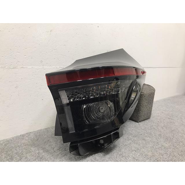 ヤリスクロス MXPJ10 右テールランプ 新品 81551-52E50 ヤリスクロス/ハイブリット MXPB10/MXPB15/MXPJ10/MXPJ15 純正 右