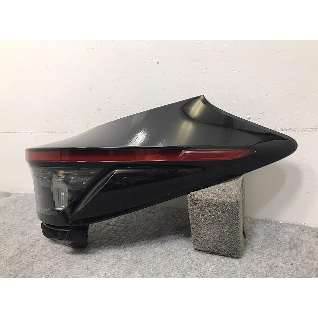 ヤリスクロス MXPJ10 右テールランプ 新品 81551-52E50 ヤリスクロス/ハイブリット MXPB10/MXPB15/MXPJ10/MXPJ15 純正 右