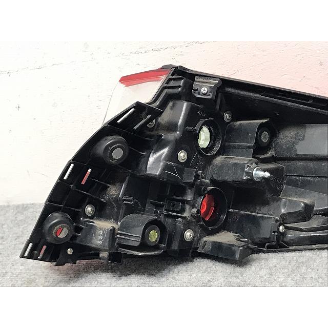 C-HR/CHR ZYX10/ZYX11/NGX50/NGX10 純正 左 テールランプ/ライト