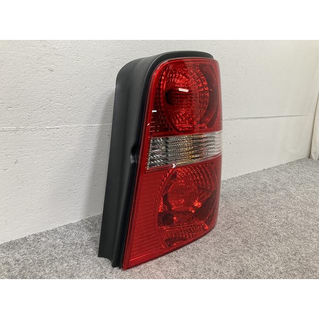 フォルクスワーゲン VW トゥーラン 1T系 純正 右 テールランプ 新品!トゥーラン 1T系 純正 右 テールランプ/ライト/レンズ ハロゲン