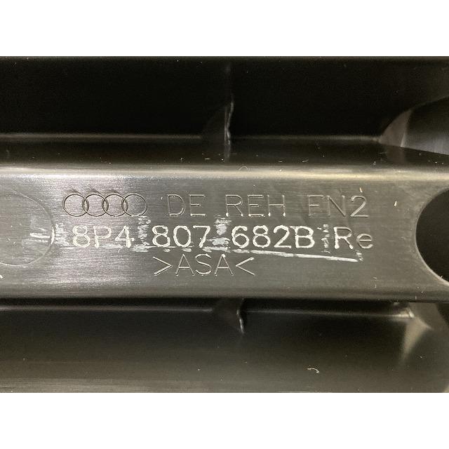 nページ 新品!A3 8P系 純正 右 フロント バンパー グリル 8P4 807 682B
