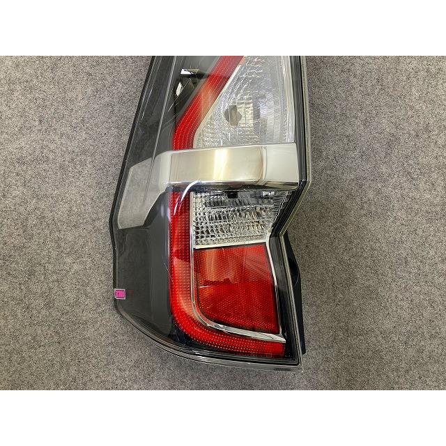 セレナ ハイウェイスター/C27/GFC27/GFNC27/GC27/GNC27 純正 後期 左