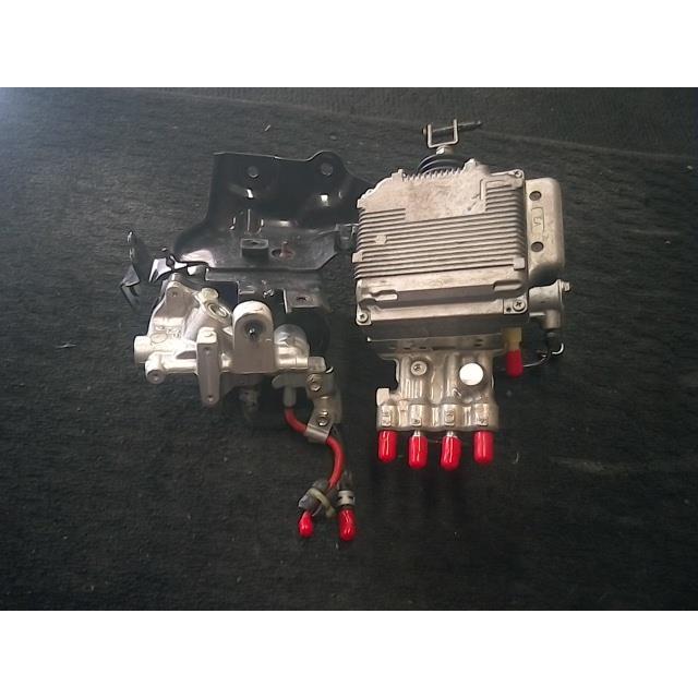 プリウス　ZVW30　ABS トヨタ 純正 プリウス 《 ZVW30 》 ABSブレーキ