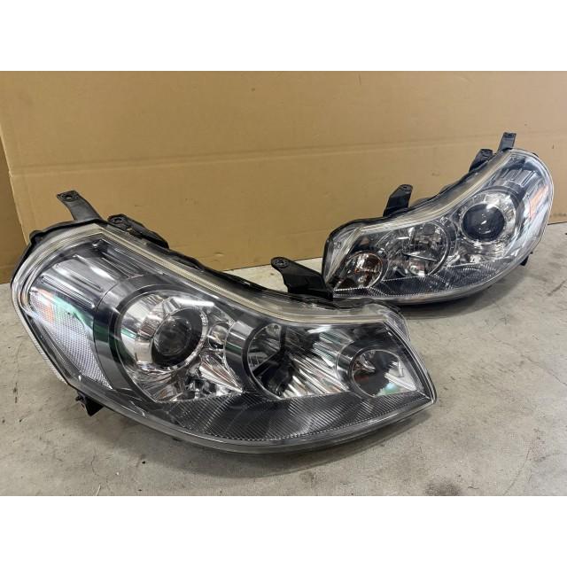 SX4 S-CROSS - ＳＸ４ CBA-YB41S 前照灯 働き掛ける 小傷    コイト 100-59104  HID キセノン ディス受け持ち J20A AT 上端照明ランプ