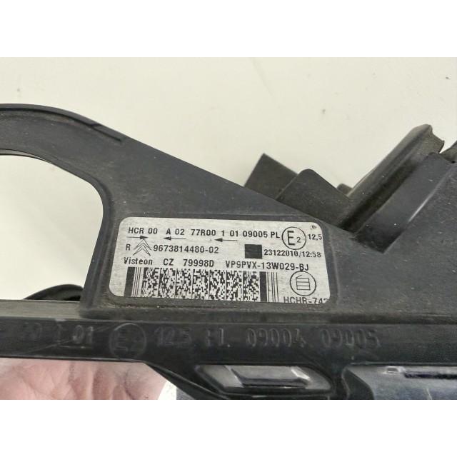 シトロエン C3 ABA-A55F01 前照灯 働き掛ける 傷       ハロゲン 上端照明ランプ