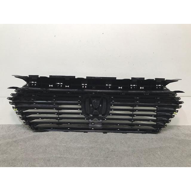 ホンダ　ヴェゼル　フロントグリル　新車取り外し ホンダ ヴェゼル RV5 フロントグリル交換 フロントエンブレム
