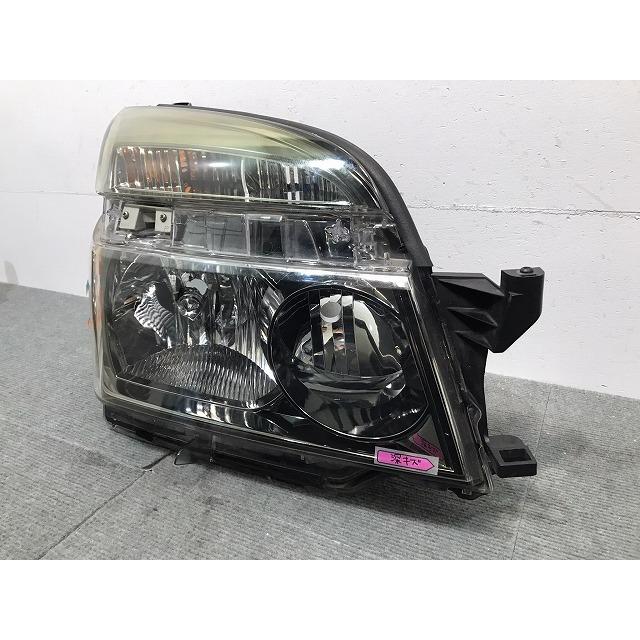 ヴォクシー VOXY/60系/AZR60G/AZR65G 純正 後期 右ヘッドライト