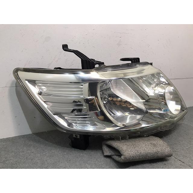 C25セレナ　後期　ヘッドライト ステークホルダー (返金保証) C25 セレナ 後期型(C25)(H19.12〜H22.11