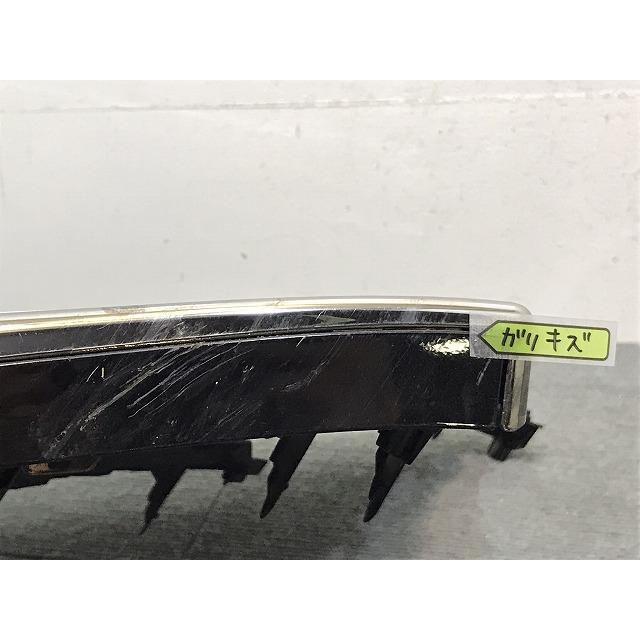 30ヴェルファイアTOYOTA 81481-58270 右側 フォグランプカバー ヴェルファイア／Z／30系 純正 後期 右フロントフォグカバー