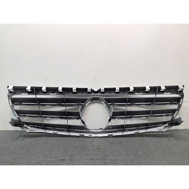 フロントグリル　ベンツ 新品！Bクラス／W246 純正 フロントグリル A246 888