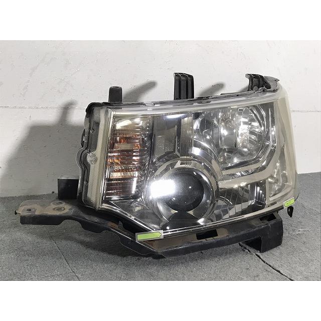 三菱デリカD5 CV-5W ￼前期ヘッドライト 左右HID バラスト付