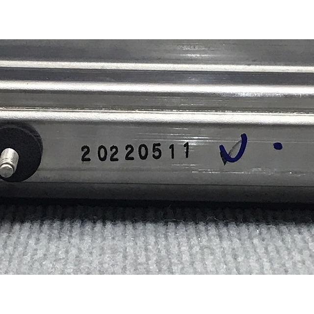 新品!キャラバンNV350 E26 純正 右リアスライドドアガイドレール 77760