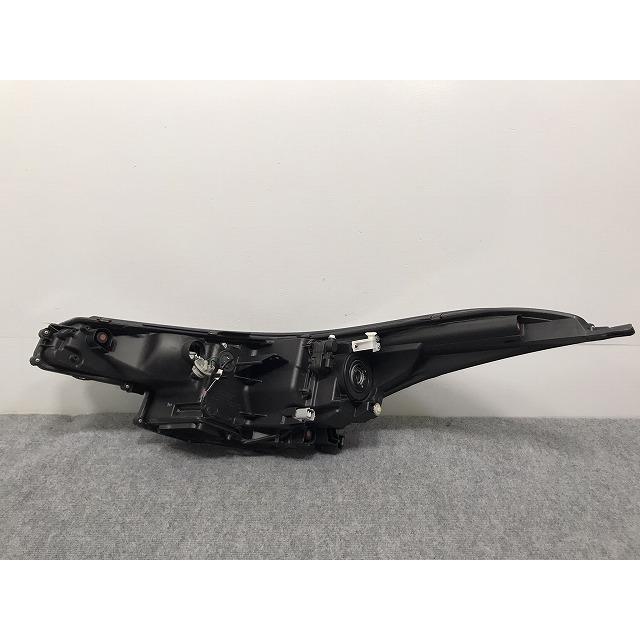 C-HR/CHR ZYX10/ZYX11/NGX50/NGX10 純正 前期 右 ヘッドライト/ランプ