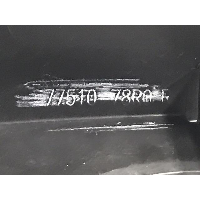 ジムニーシエラ JB74W 純正 右 フロント フェンダーアーチモール