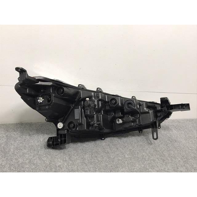 カローラ クロス ハイブリッド HV ZSG10 ZVG11 ZVG15 純正 左 ヘッド