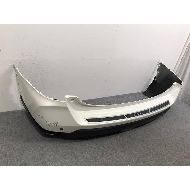 ☆新品☆未装着☆日産エクストレイル 純正リアバンパー色付　バンパーのみ付属品なし エクストレイル/X-TRAIL T32/NT32/HT32/HNT32 純正 後期 リア