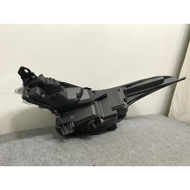 C-HR/CHR ZYX10/NGX10/NGX50 純正 中期 右 ヘッドライト/ランプ LED