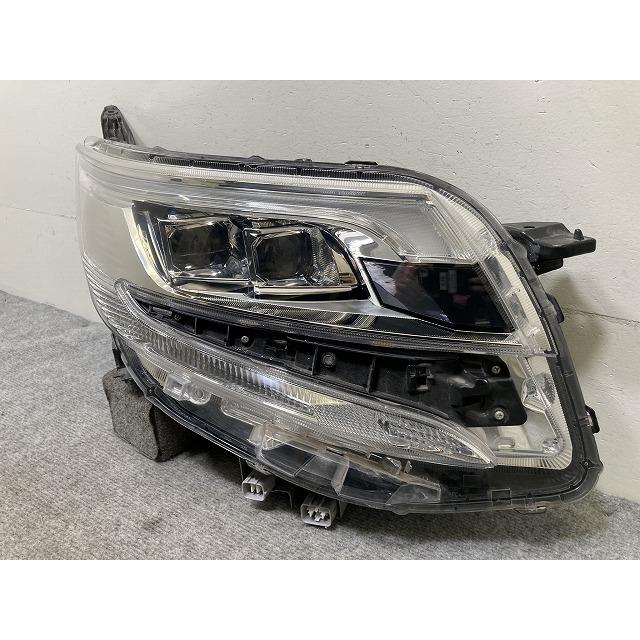 トヨタ　エスクァイア　ヘッドライト エスクァイア/ノア X/G 80系/ZRR80G/ZRR85G HV/ZWR80G 純正 後期 右