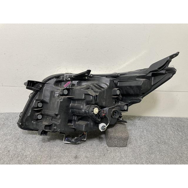 80 前期 ノア　エスクァイア 右 LED ヘッドライト エスクァイア/ノア X/G 80系/ZRR80G/ZRR85G HV/ZWR80G 純正 後期 右
