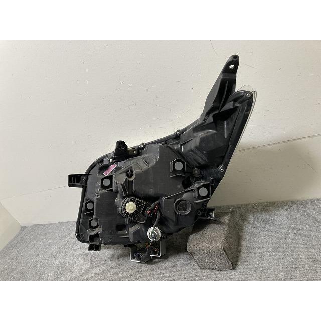 エスクァイア/ノア X/G 80系/ZRR80G/ZRR85G HV/ZWR80G 純正 後期 右