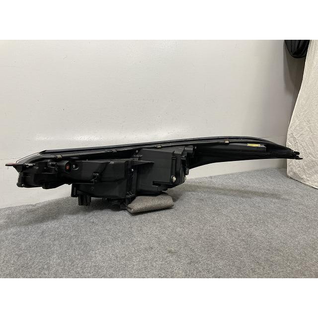 C-HR/CHR/G ZYX10/NGX10/NGX50 純正 中期 右 ヘッドライト/ランプ LED