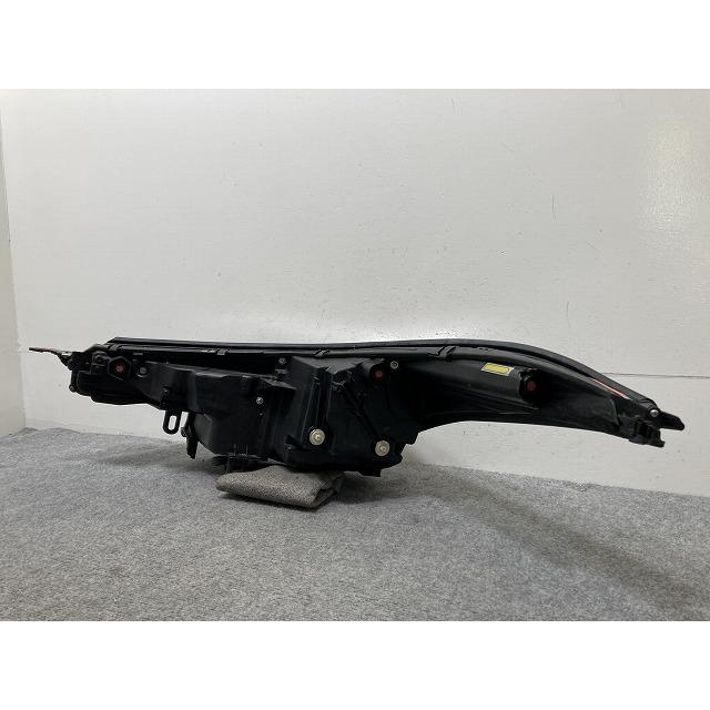 C-HR/CHR/G ZYX10/NGX10/NGX50 純正 中期 右 ヘッドライト/ランプ LED
