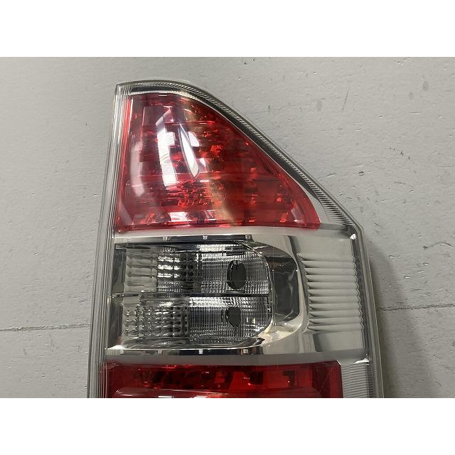 ノア NOAH/70系/ZRR70G/ZRR75G/ZRR70W/ZRR75W 純正 前期 右 