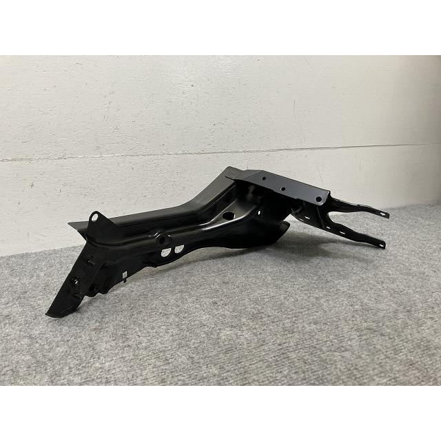 新品!CLSクラス W219 純正 左 フロント グリル アッパーサポート 2196200328 未塗装 メルセデスベンツ(134701)_1