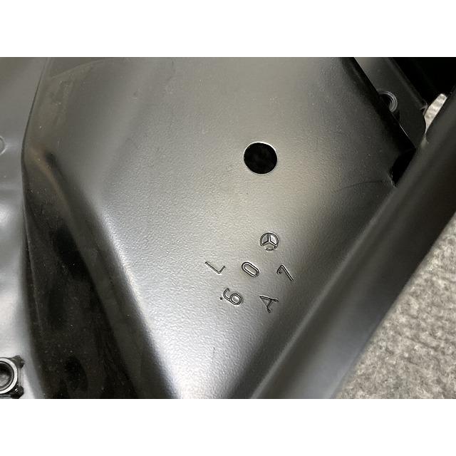 新品!CLSクラス W219 純正 左 フロント グリル アッパーサポート 2196200328 未塗装 メルセデスベンツ(134701)_6