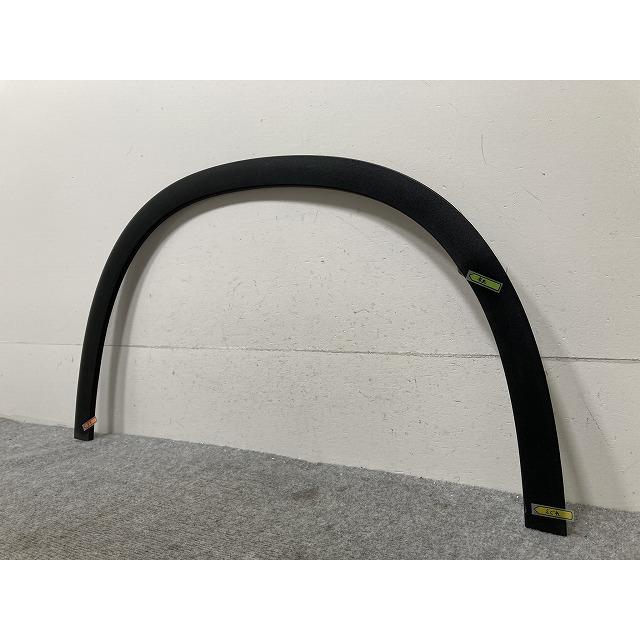 GLAクラス X156 純正 右 フロント フェンダーアーチモール/オーバー