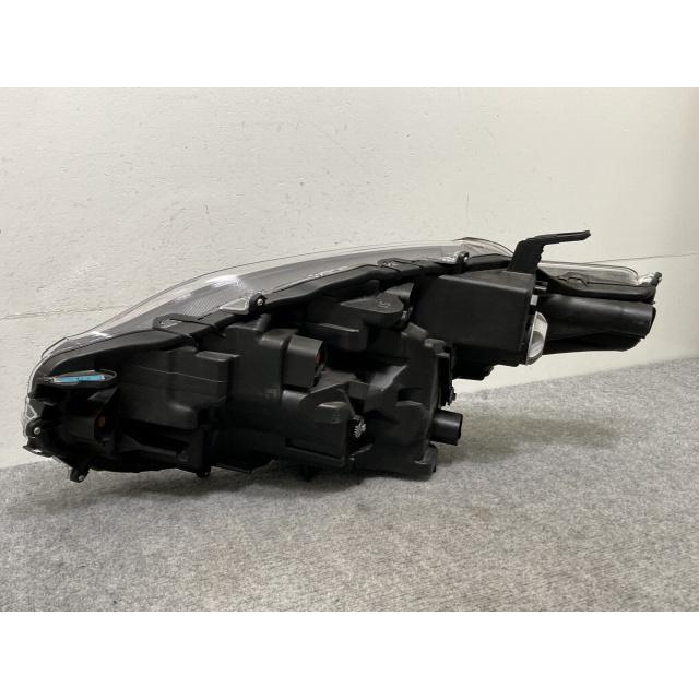 シエンタ ハイブリッド Z MXPC10G MXPL10G MXPL15G 純正 右 ヘッド