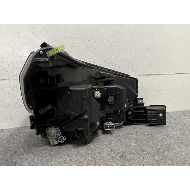 スバル　フォレスター　左　ヘッドライトSK5 .SK9 フォレスター SK5/SKE/SK9 純正 前期 左 ヘッドライト/ランプ LED